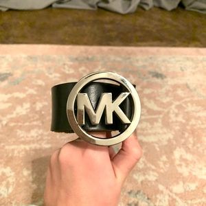 Michael Kors black emblem belt. Great condition 34inch